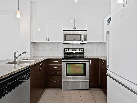 3rd image of 13789 107a Ave #328