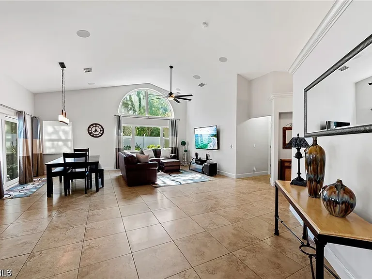 1250 Silverstrand Dr — Photo 5