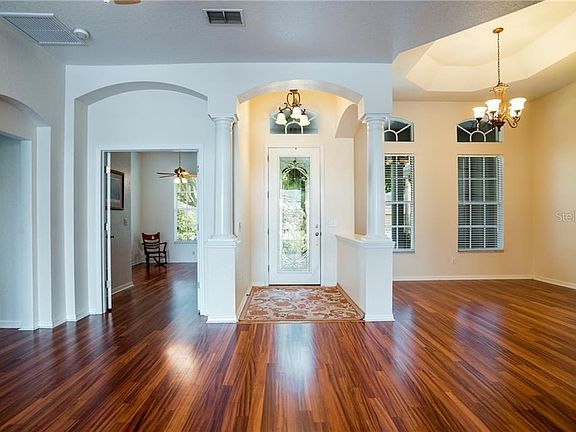 4th image of 3022 Sutton Woods Dr