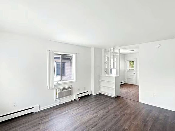 5th image of 412 & 418 N Clinton St #2