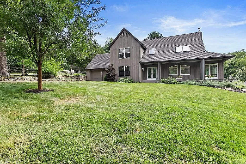 4564 Fox Creek Rd photo 1