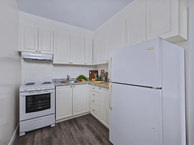 370 Concession St — Photo 8