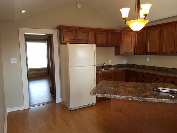 Kitchen - doorway to dining room