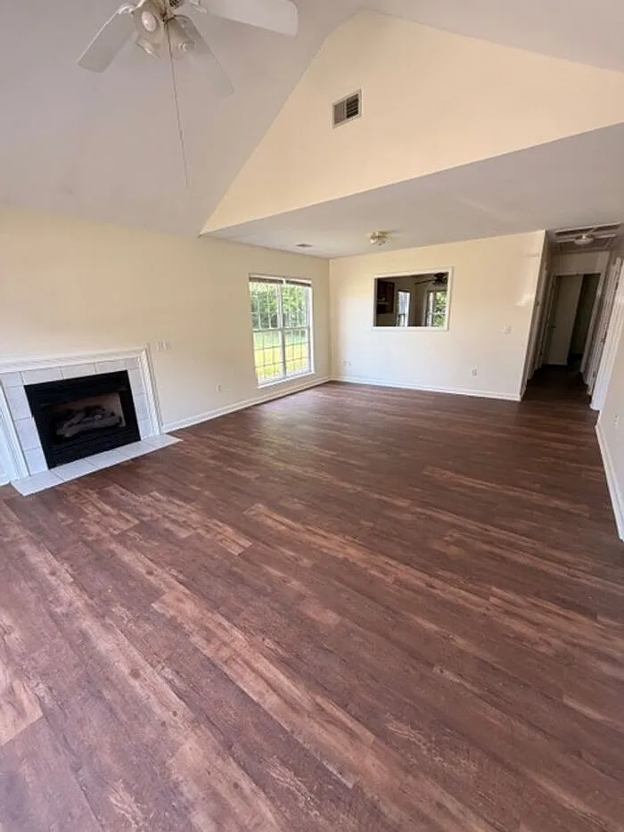 Building Photo - 203 Ashley Ln #A