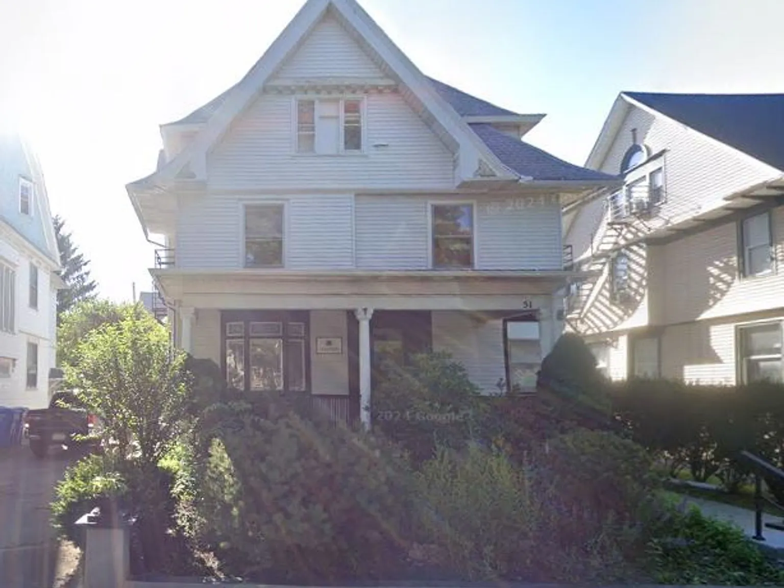51 Rutgers — Photo 1