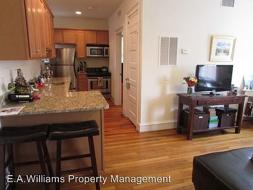 4th image of 2710 Stuart Ave #U11