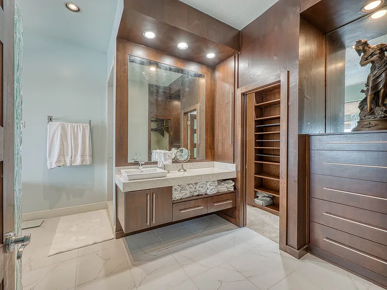 1301 The Cape Rd #6 — Photo 14