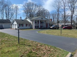 39 Knollwood Dr, Branford, CT 06405