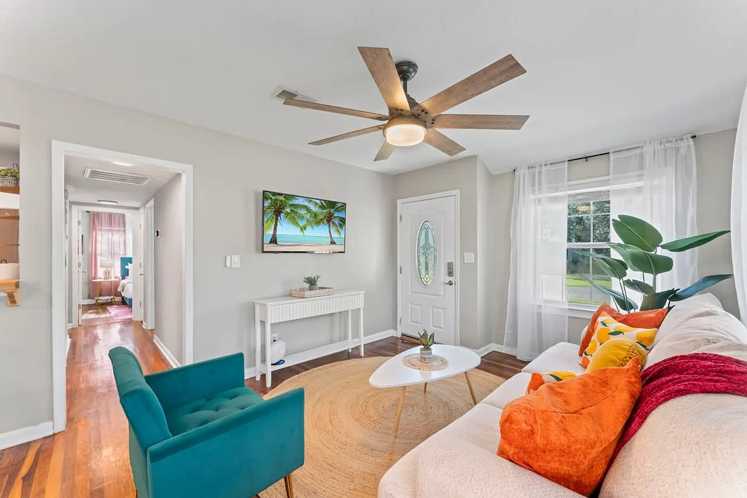 4 bed, 2.0 bath, 1184 sqft, $2,786 — Photo 2