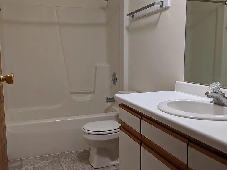 1601 W Stonehenge Dr #2 — Photo 7