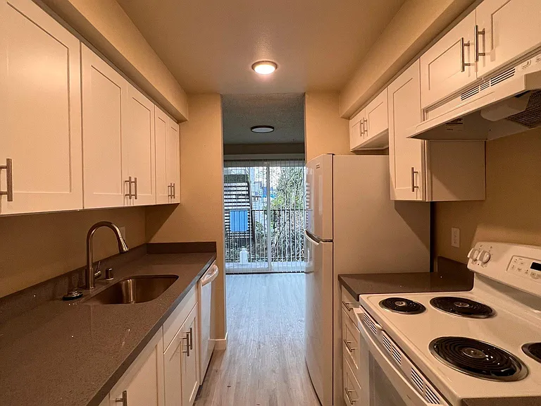 10522 Lake City Way NE #208 — Photo 1