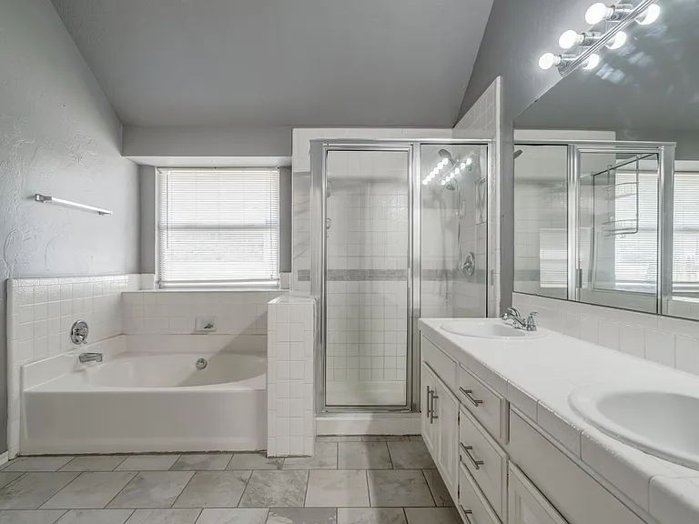 1812 Pebble Creek Blvd — Photo 25