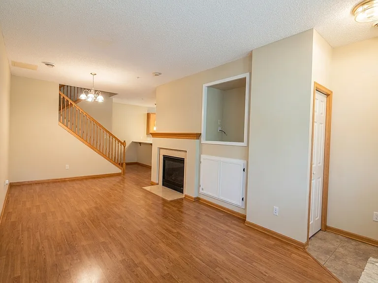 1591 Woodlynn Ave #2 — Photo 3