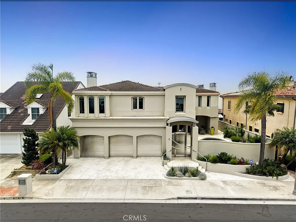 5 bed, 6.0 bath, 6019 sqft, $22,500 — Photo 2