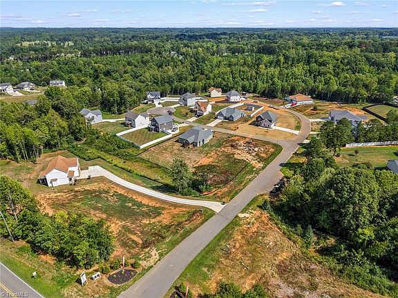 4th image of 206 Timber Hill Ct