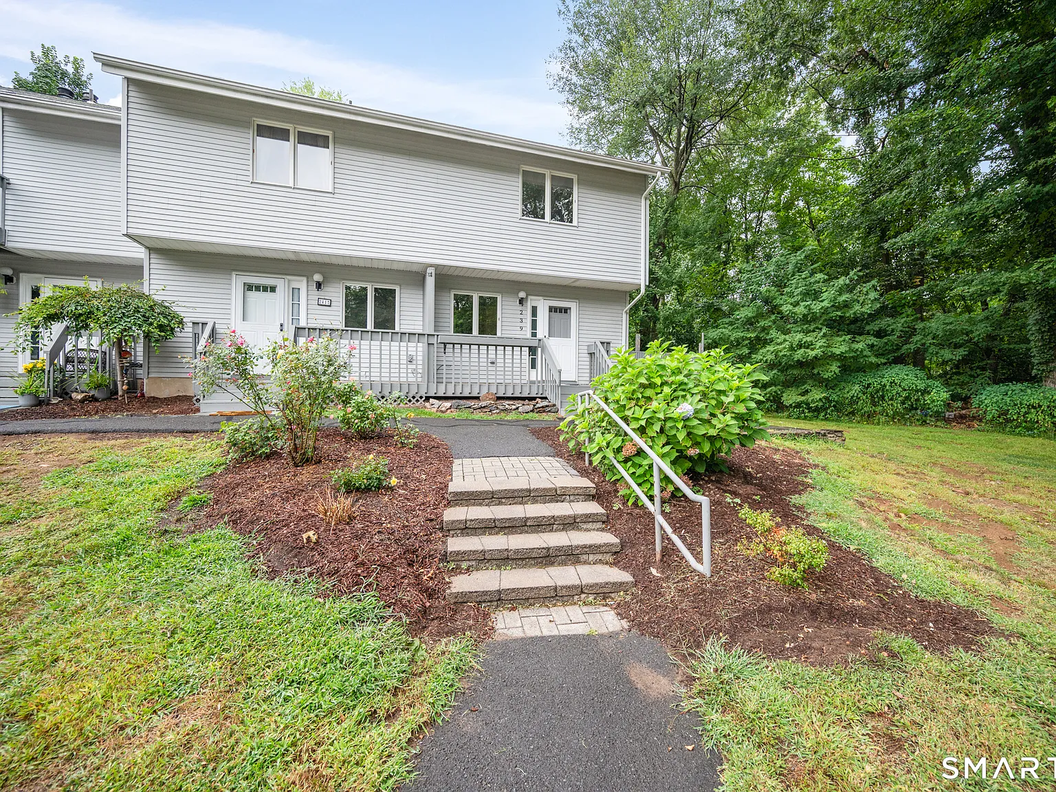 2 bed, 2.5 bath, 1279 sqft, $2,100 — Photo 1