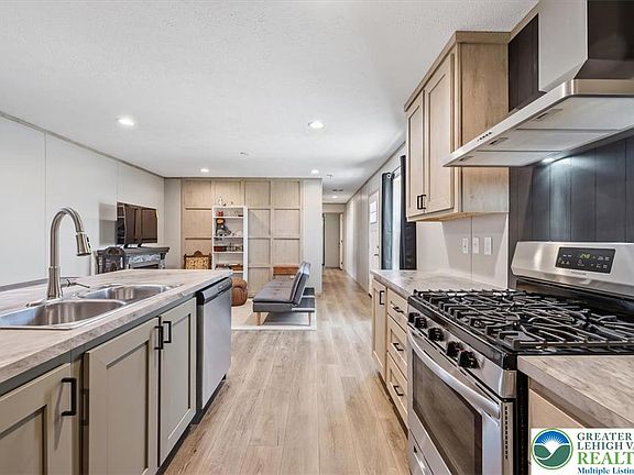 4th image of 6016 Ambler Ct