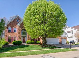 881 Castle Pines Dr, Ballwin, MO 63021
