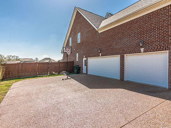 4th image of 317 Goodman Dr