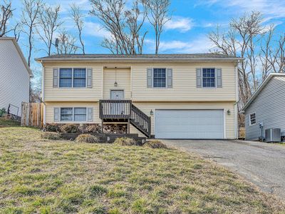 2340 Locust Grove Cir NE, Roanoke, VA, 24012