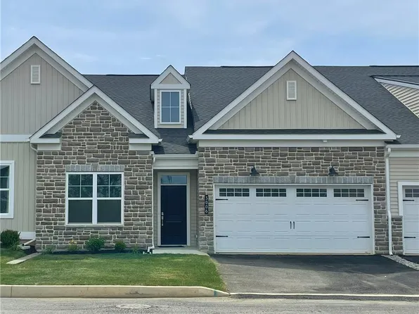3006 N Cider Dr, Whitehall, PA 18052