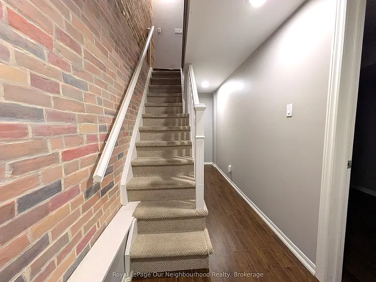 86 Asquith Ave #MAIN — Photo 11