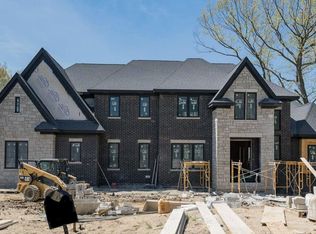 4540 The Heights Blvd, Rochester, MI 48306