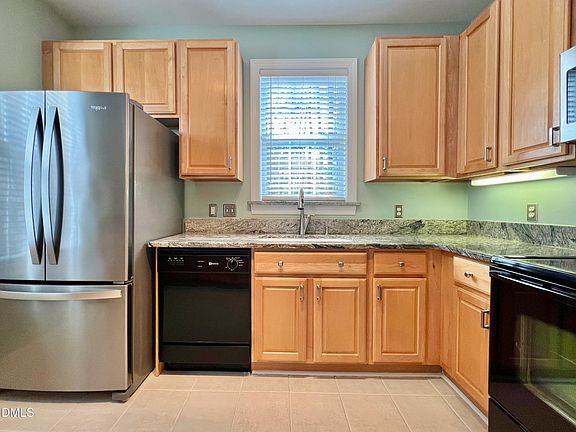 3rd image of 714 Providence Glen Dr