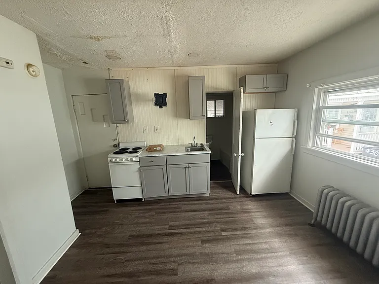 3 Ferguson Pl #4 — Photo 1