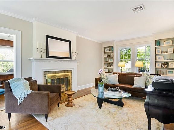 3rd image of 80 Hillcrest Ave