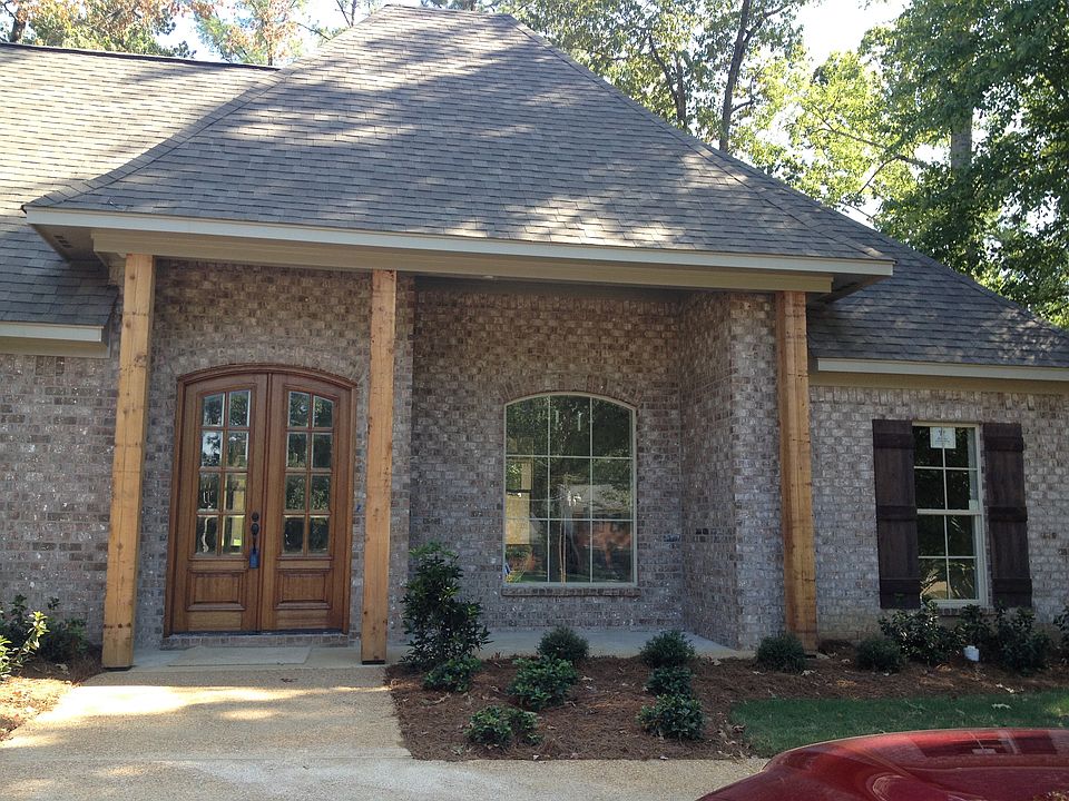 2nd image of 122 Twin Oaks Dr