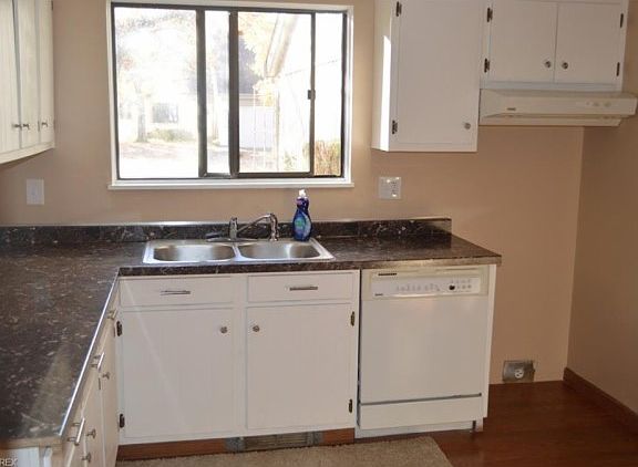 5th image of 5573 Treetop Ct #136