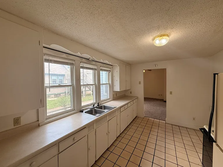 520 Oak St #1 — Photo 2