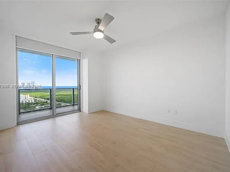 16385 Biscayne Blvd #3020 — Photo 16