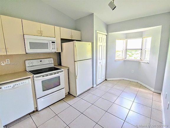 2nd image of 970 NE 34th Ave Unit 203