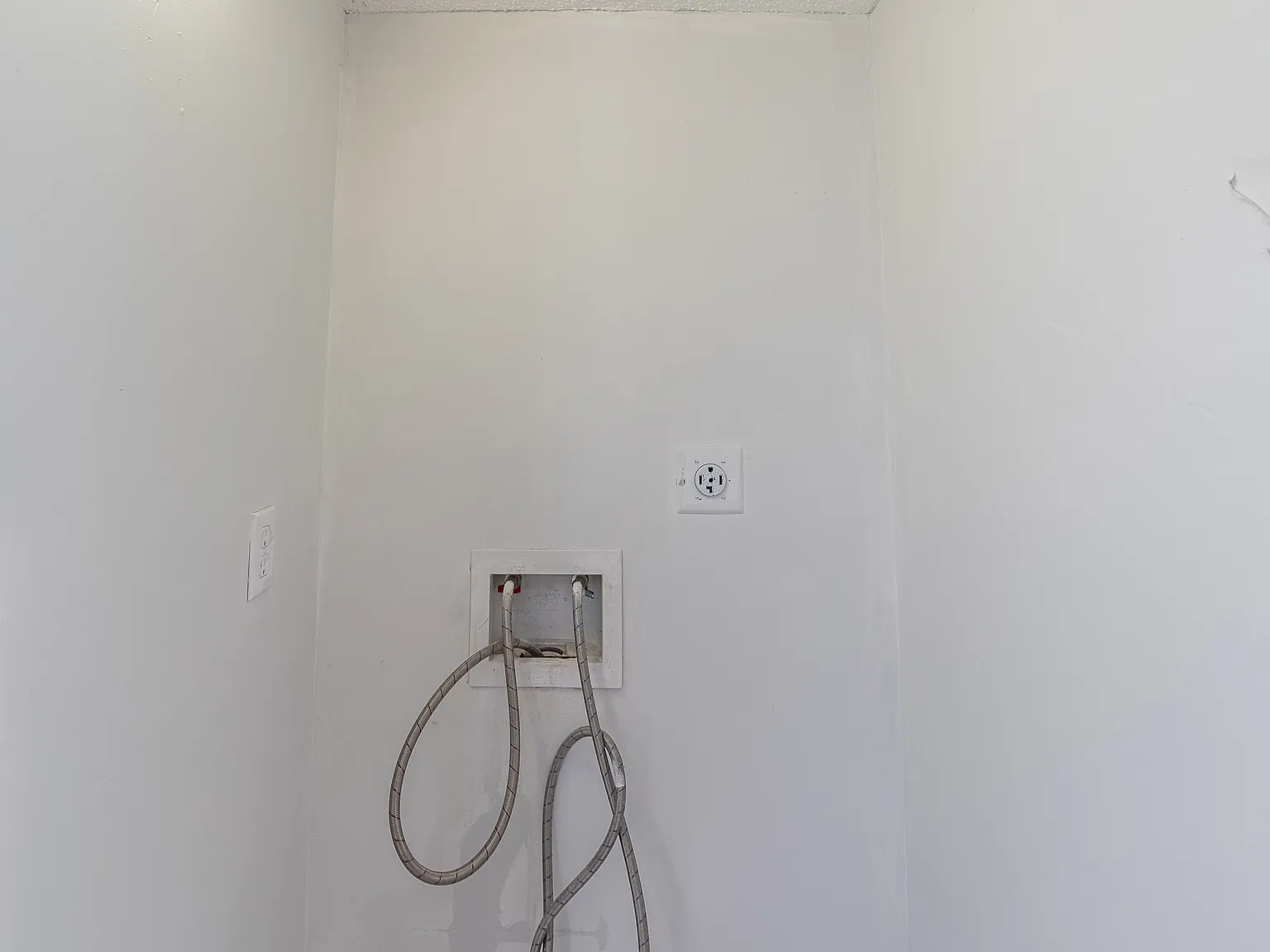 3 bed, 2.5 bath, 1440 sqft, $1,350 — Photo 3