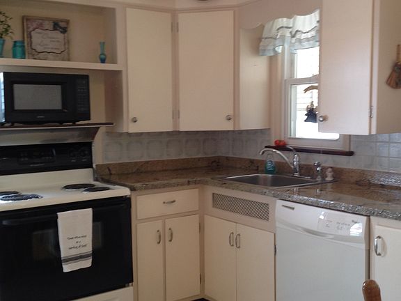 4th image of 3011 Liggett Dr