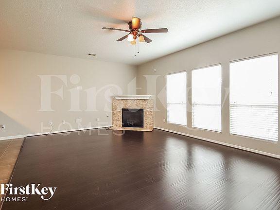 3rd image of 1018 Lamson Ct