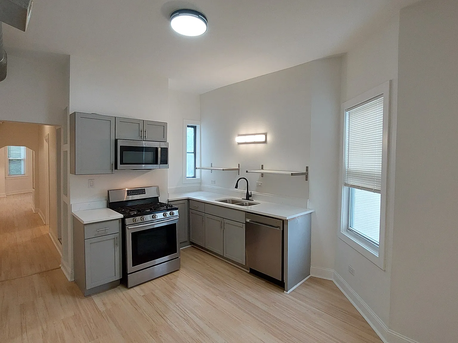 1852 N Keeler Ave — Photo 1