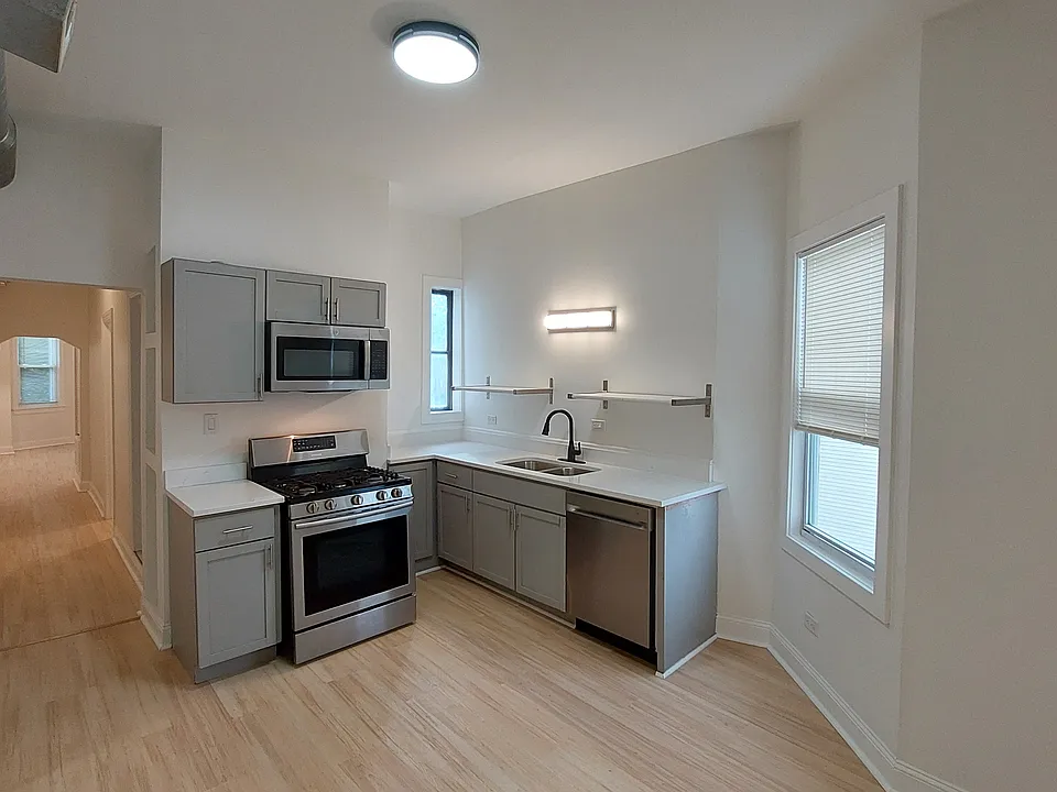 1852 N Keeler Ave #2S