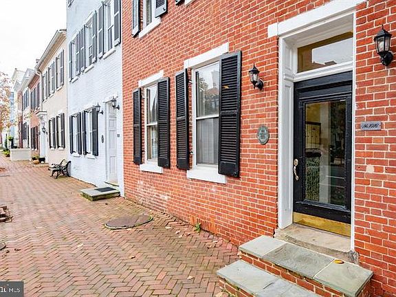 2nd image of 1016 Prince St APT 5