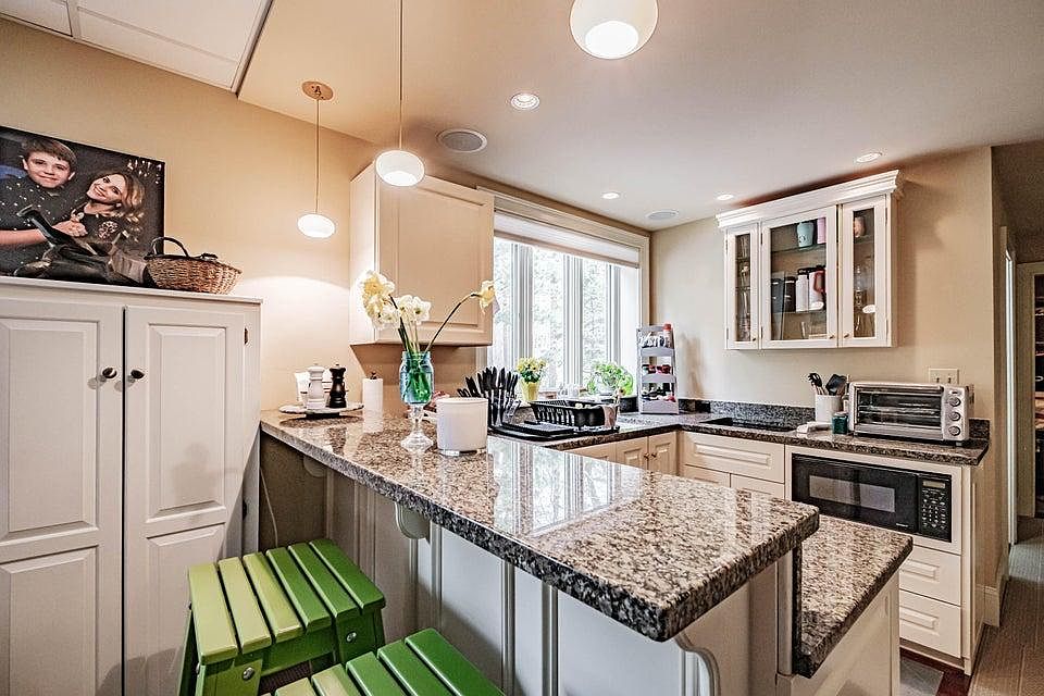 2nd image of 153 Foreside Rd Unit 3