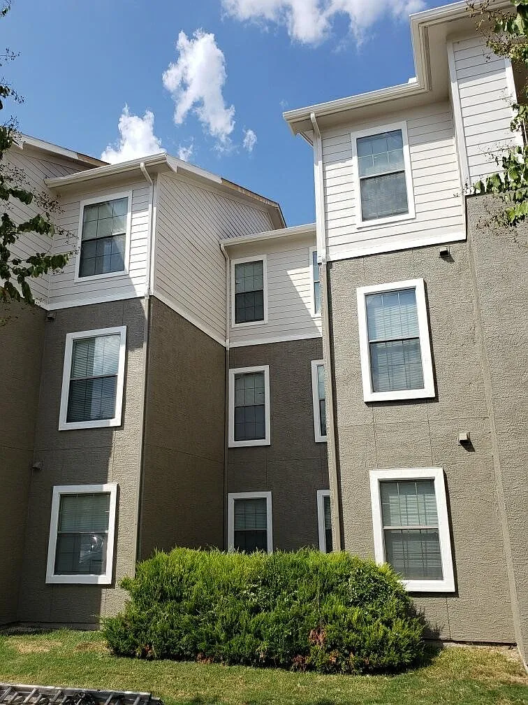 Marshall Meadows Apartment Homes — Photo 2