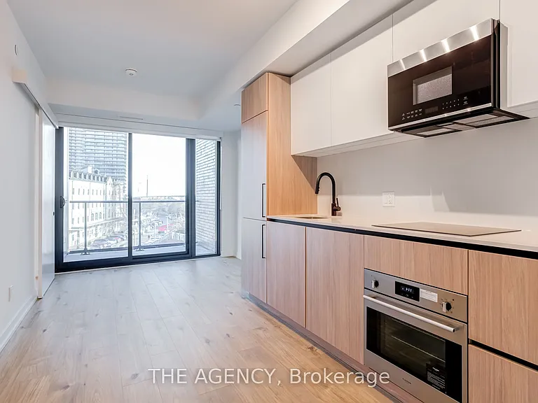 33 Parliament St #429 — Photo 1