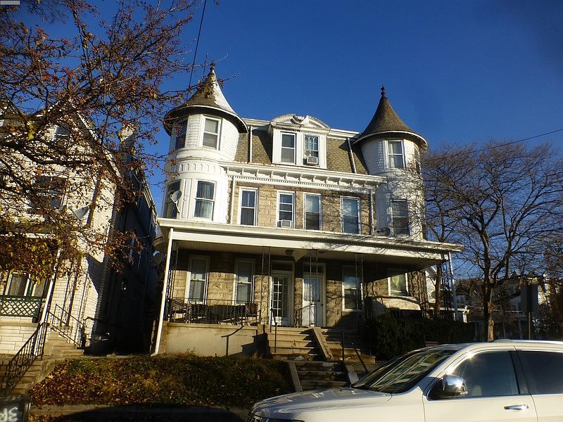 2nd image of 165 Douglass St