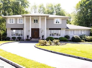 37 Runnymede Rd, Colonia, NJ 07067