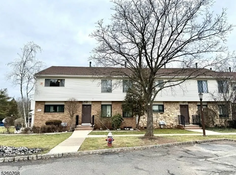911 Merritt Dr #C-1