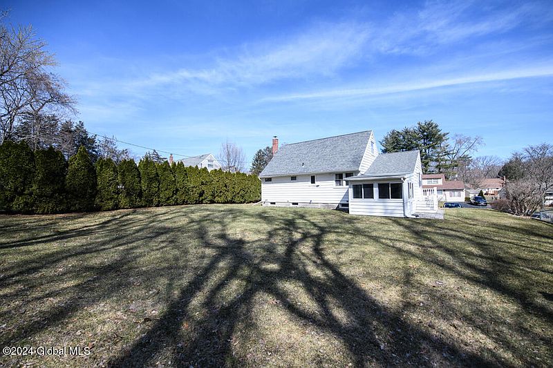 4th image of 69 Hunting Road