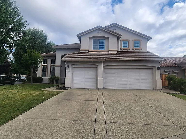 9736 Country Falls Ln — Photo 2