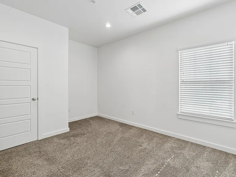 929 S Knoblock St — Photo 4